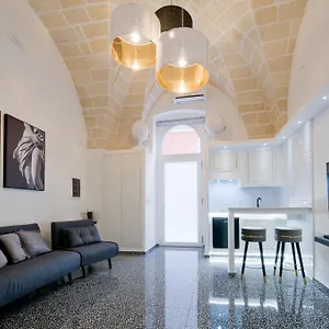 Dimora Kaemca Apartamento Bríndisi